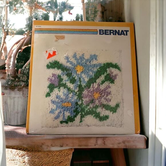 Bernat Latch Hook Kit NEW Asters Flowers Floral 12x12 Vintage 1979 Farmhouse. - Picture 14 of 16